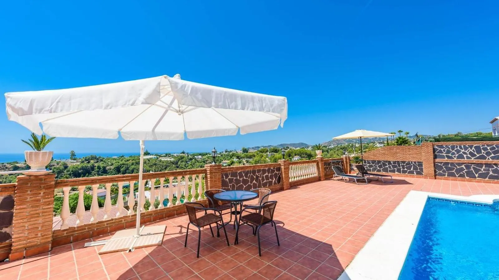 Villa Martin Nerja By Ruralidays 0*,